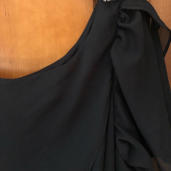 signature Tessa black waterfall dress - Picture 2 of 3